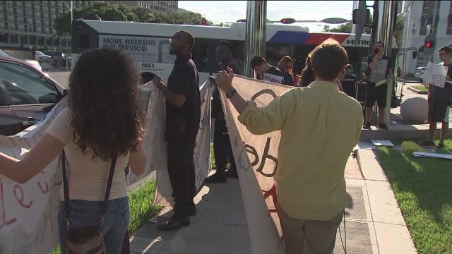 Houstonians rally in solidarity for Syrian refugees