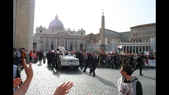Cardinal, New York officials condemn selling of pope tickets