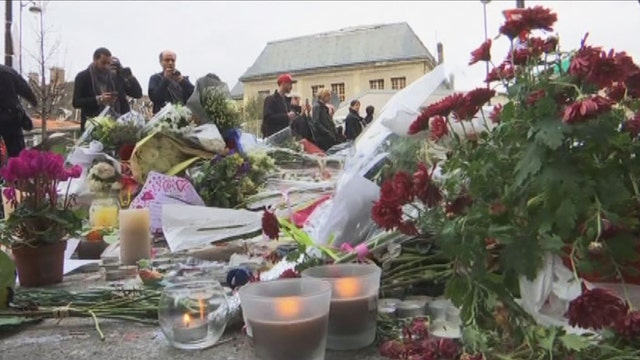 WATCH: Dad eases young son's worry in Paris