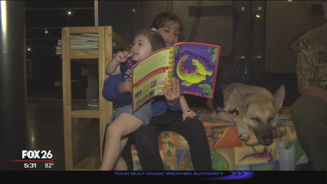 PAWS for Reading at the Museum of Natural Science Sugar Land