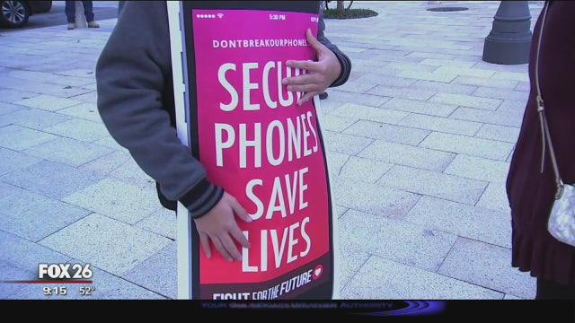Protestors defend Apple in Houston