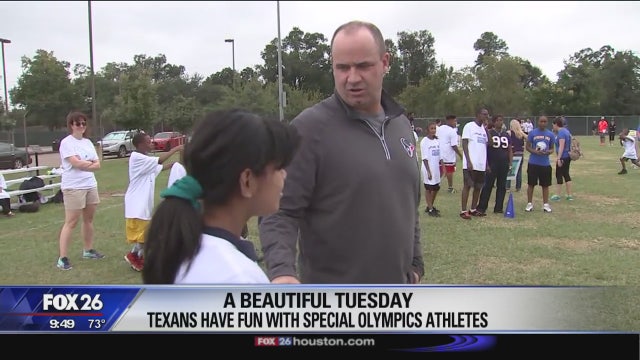 O'Brien, Texans reach out, give back to the community