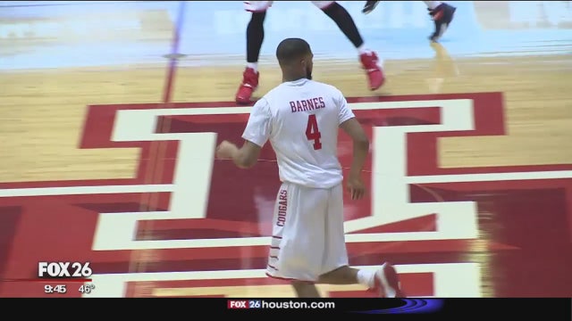 Gibbs, Miller rally UConn past Houston 69-57