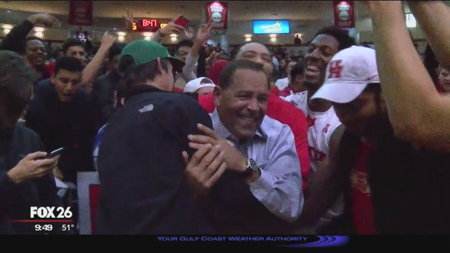 Gray Jr. scores 11 points in OT; Houston beats LSU 105-98