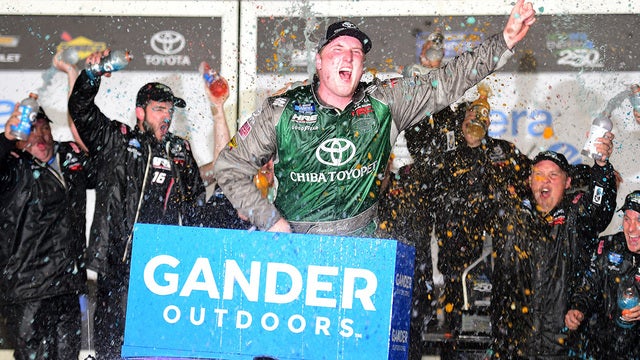 Austin Hill earns Truck Series victory in Daytona opener