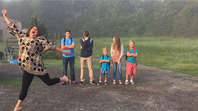 Mom's hilarious back-to-school photos go viral