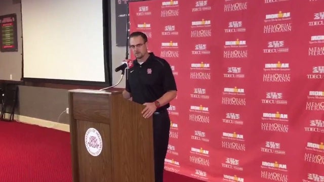 Tom Herman signs 5-year contract with UH