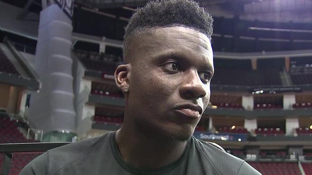 Houston Rockets re-sign Clint Capela