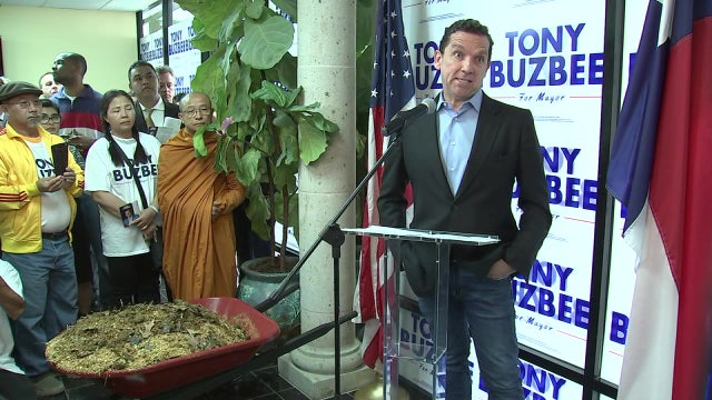 Tony Buzbee criticizes city business practices