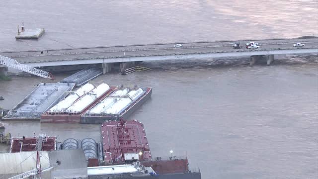 Barges strike bridge over San Jacinto River; I-10 shut down in both directions