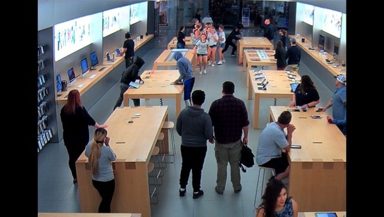 70d53843-Apple store theft_1531360443064.PNG-405538.jpg