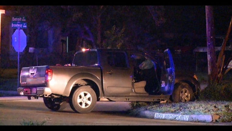 987f4680-Suspects lead police on chase in southeast Houston