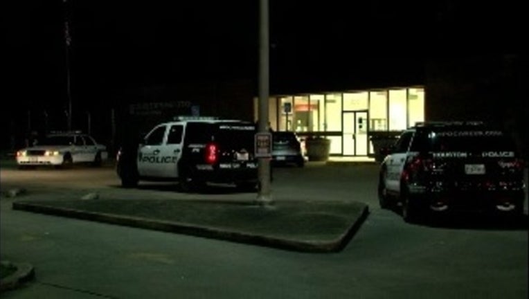 a07eb6be-Broadway post office shooting_1496283715363.jpg