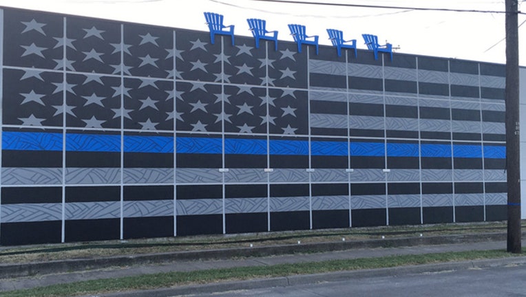 8a99a3c0-Dallas police mural web-409650