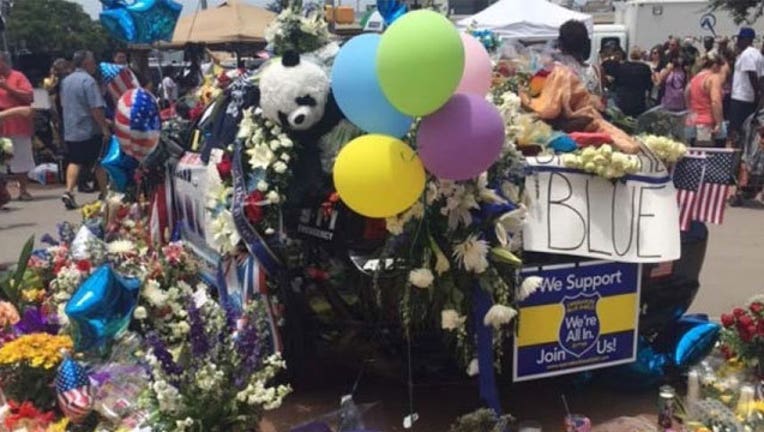 26b67ef0-Dallas-Police-Memorial_1468120442442-407693.jpg