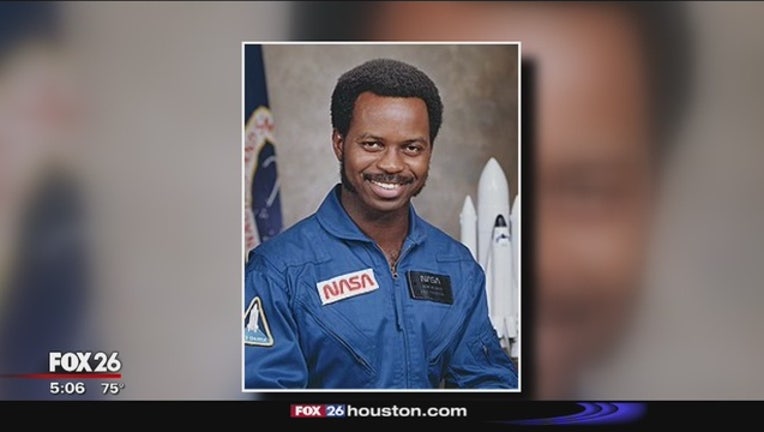 551955eb-Dr__Ronald_McNair_s_widow_s_house_catche_0_20190327223027