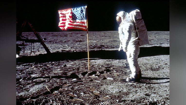 a0c9e724-GETTY-moon-landing-apollo_1562155721294.jpg