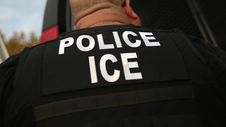 e9911824-GETTY_ ice agent_112318_1542979598076.png-402429.jpg