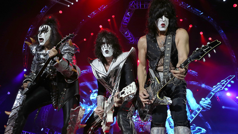 977c3719-GETTY_kiss_012219_1548170735793-402429.png