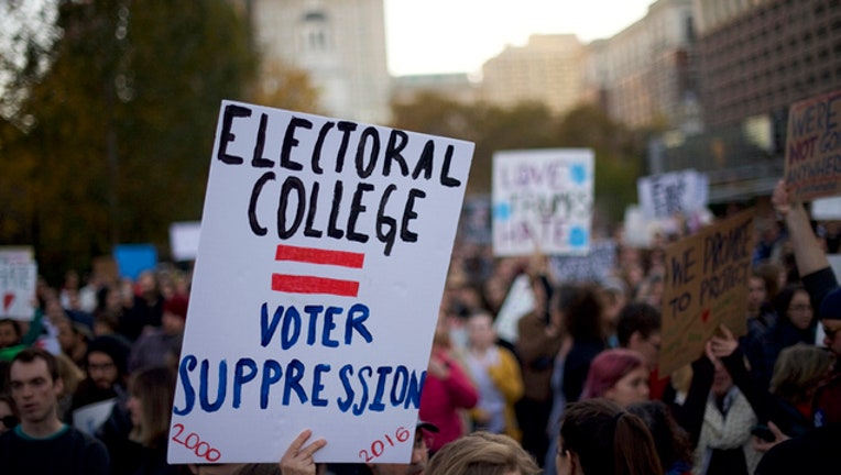 a7799a49-electoral college protest GETTY-409650