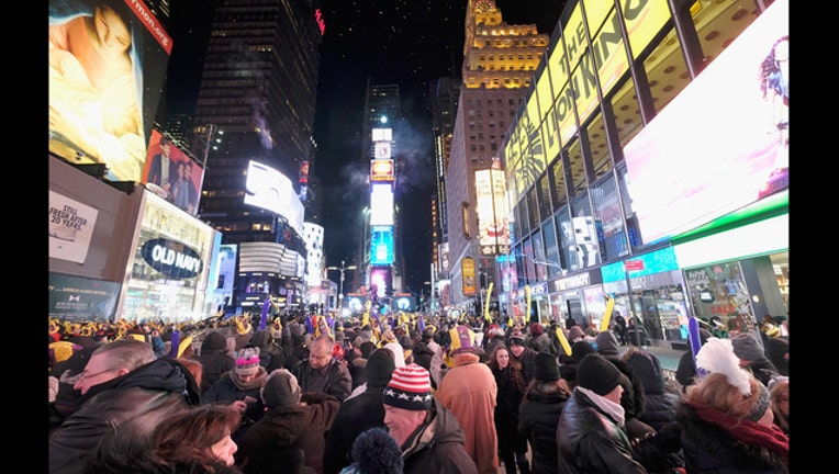 2a293f9a-775096323DK00006_New_Year_s_1546282094079