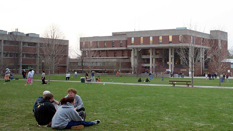 2c55a071-Hampshire_college_sized_1480331605704-401385.jpg
