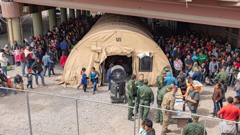 498c7c72-Immigrants under bridge in El Paso USCBP_1555600313241.jpg.jpg