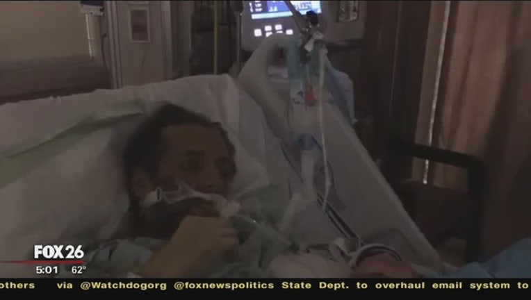 d49e27e0-Mother_fights_to_save_son_from_hospital__0_20151204234238