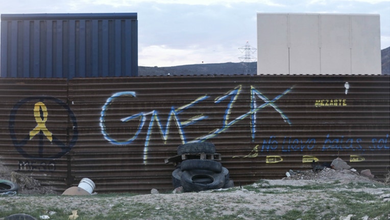 9f0ecb7d-NEW OLD BORDER WALL GETTY_1545260168478.jpg-401720.jpg