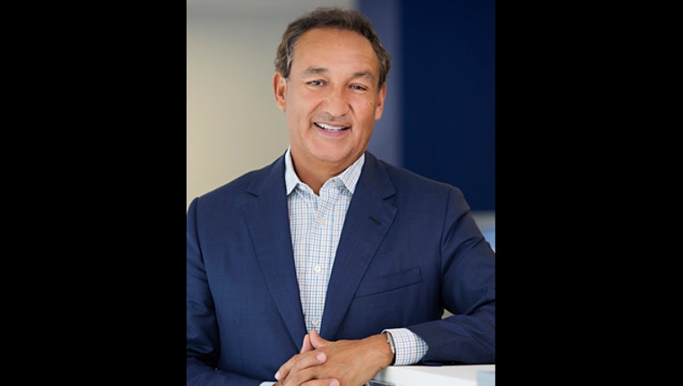 92239ca2-Oscar Munoz