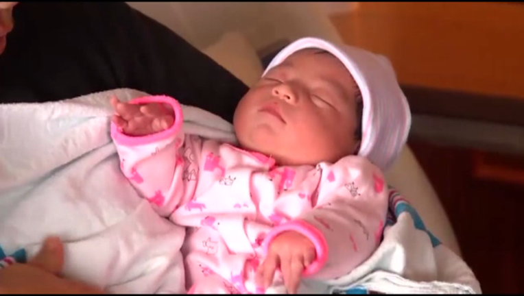 4bea0bef-S-BABY BORN DURING HARVEY_KTVU4570_146.mxf_00.00.00.00_1504021475536-405538.png