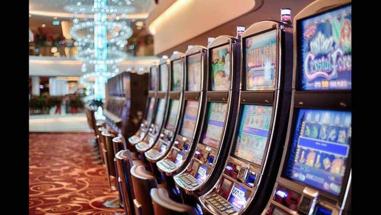 f27451d7-Slot_Machine_Casino_1471999182639-401720.jpg