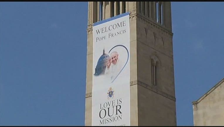 popewelcomesign-401720.jpg