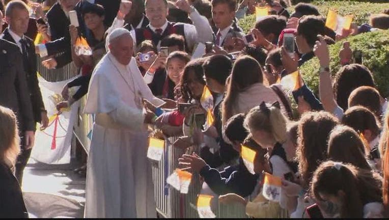 89598019-popefrancisthursday_092415-401720