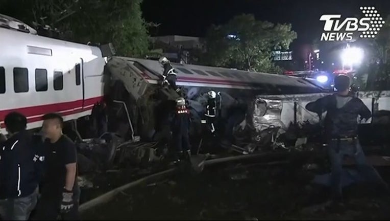 f38c8cf7-TXM43A- TAIWAN TRAIN DERAILMENT_00.00.05.10_1540216991538.png-405538.jpg