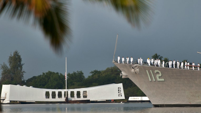 9ea1d6ef-USS Arizona Memorial by U.S-404023. Navy Mass Communication Specialist 3rd Class Diana Quinlan