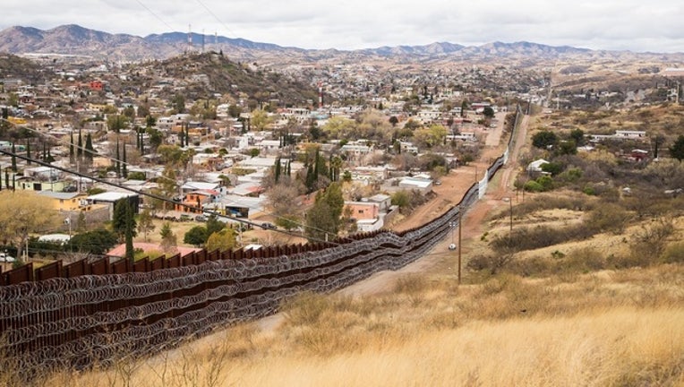 border_wall_generic_01_robert_bushell_031919-401096-401096