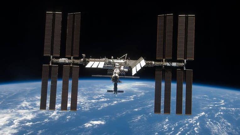 international-space-station-402429.jpg