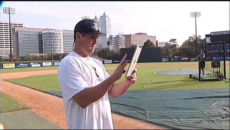 5a3c5e98-Lance Berkman at Rice University