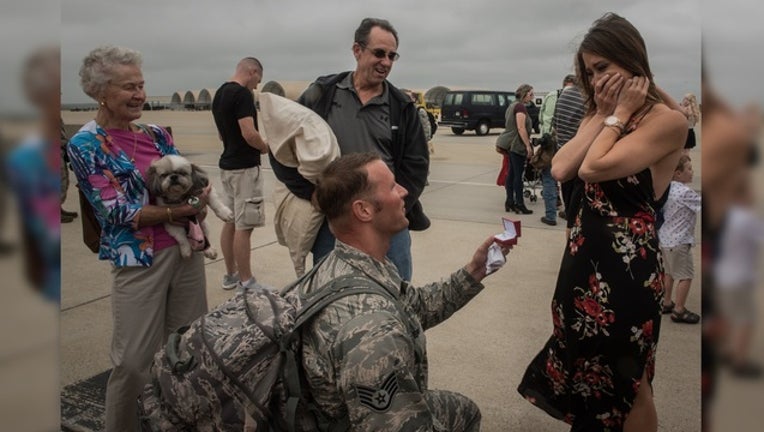 3b3d7564-sgt_proposes_after_deployment_101517-401096