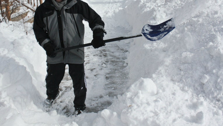 703f4efb-shovel snow_1481943640146-404023.jpg