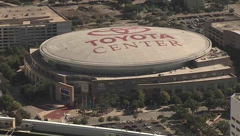 77617437-Toyota_Center_vlcsnap-00380_1479756895003.jpg