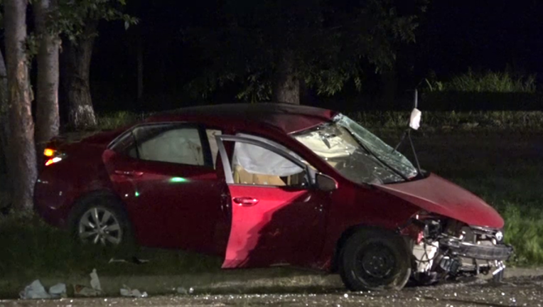 c6e3013c-Crash sends man to hospital