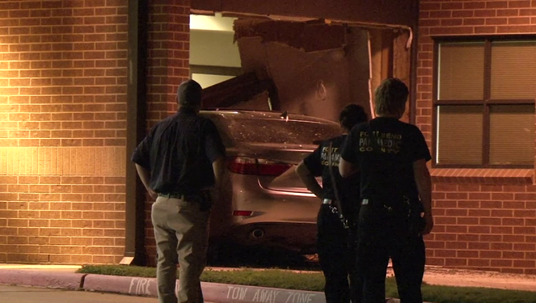 2c028a31-Driver crashes into Fort Bend County Sugar Land Fire Station #6