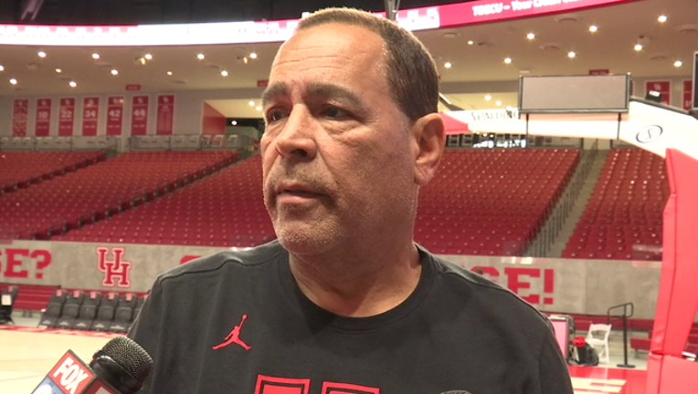 Uh Men S Basketball Head Coach Kelvin Sampson Signs Contract Extension