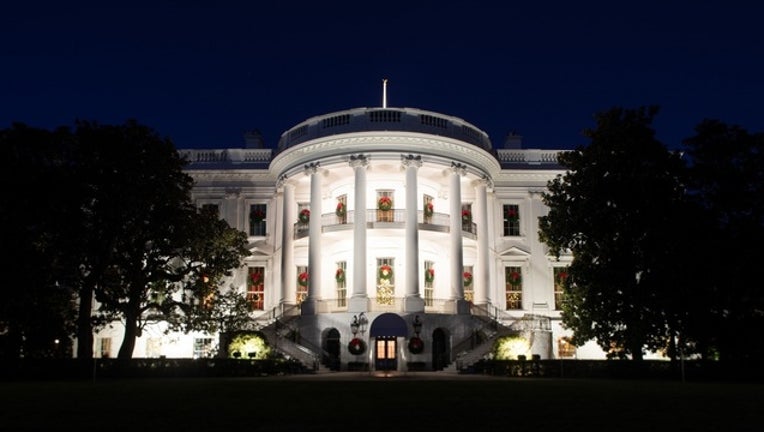 a0b60f88-white_house_christmas_122218_keegan_barber_1545497002004-401096.jpg