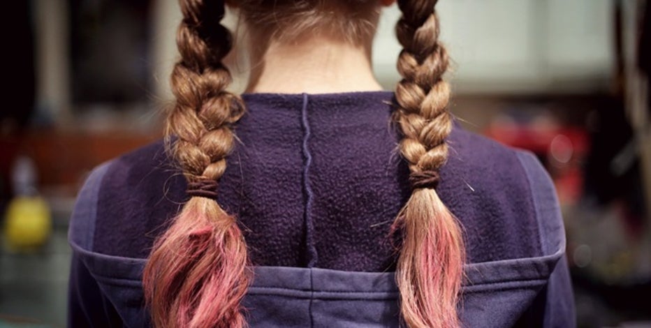 Bus driver steps in to braid girl's hair after her mother dies