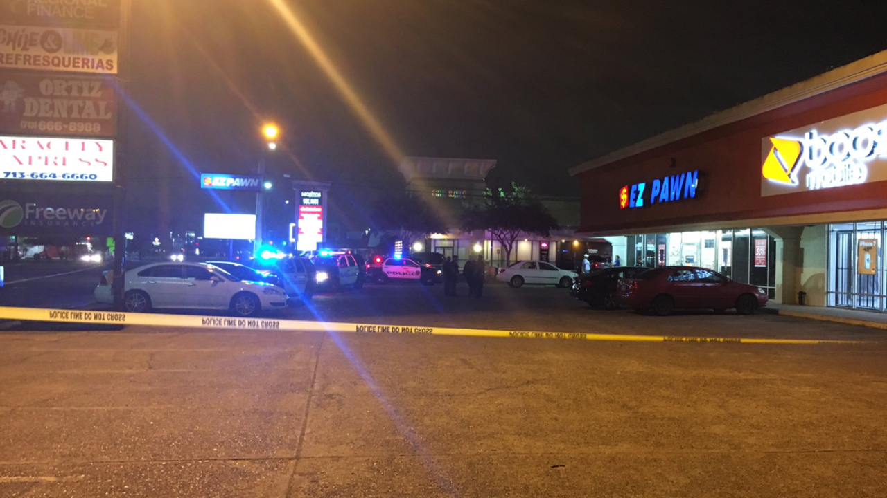 Man With Concealed Handgun Killed While Trying To Prevent Robbery At Bellaire Pawn Shop Hpd