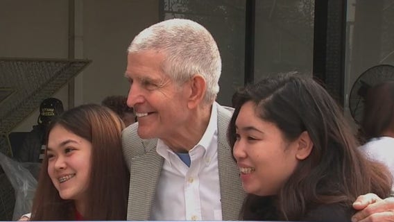 More than 4,000 people attend Mattress Mack’s Thanksgiving lunch