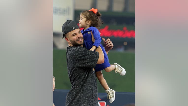 New Astros baby on board! Jose Altuve, wife expecting new baby